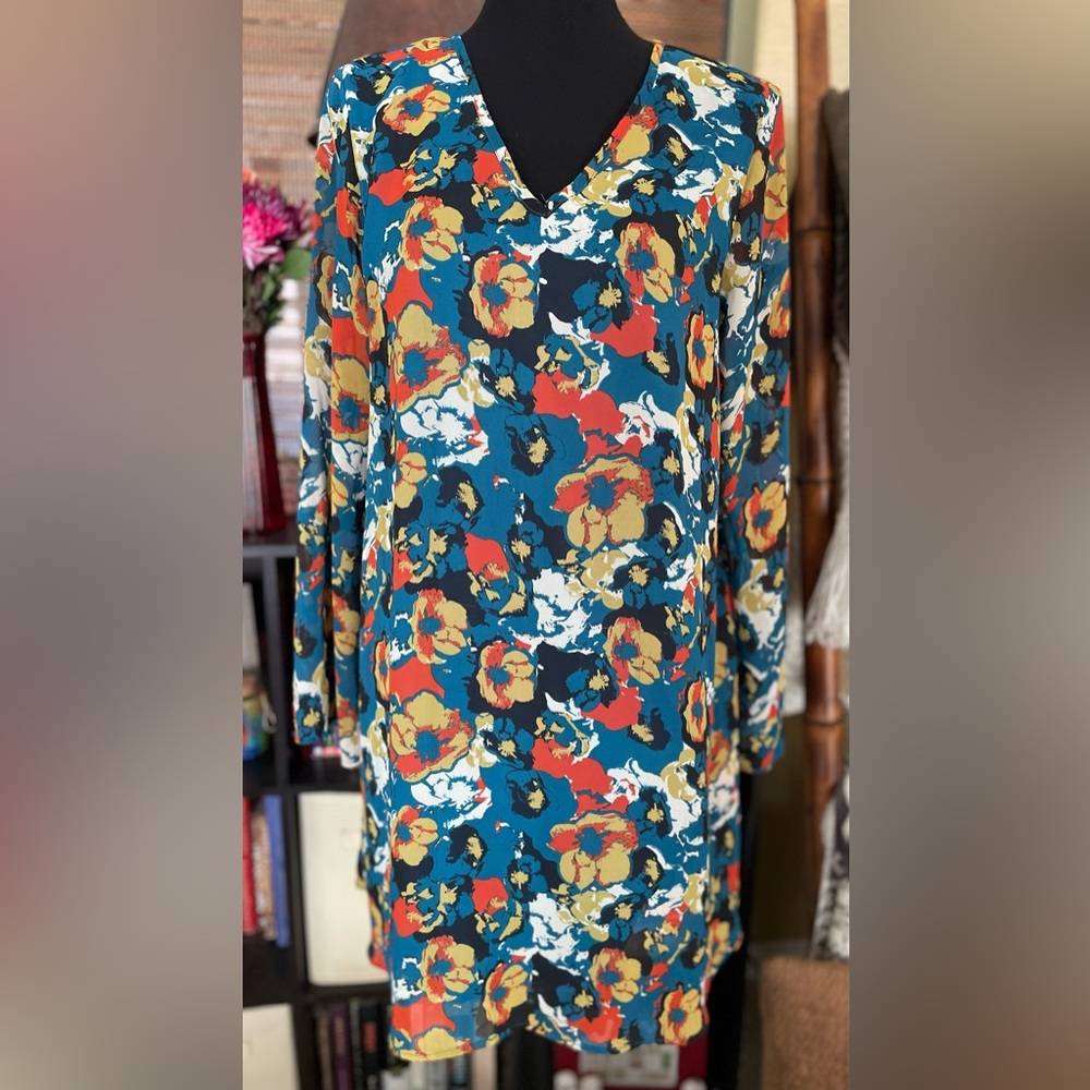 Pink Blush teal dress with a floral pattern V neck long sleeve NWOT